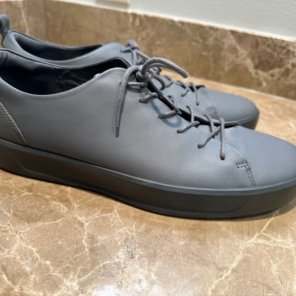 Ecco - Picture 3 of 3